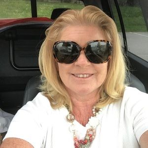 Meet your Posher, Paula